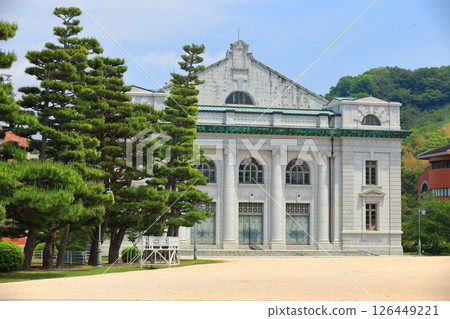 【廣島縣】晴天的日本海上自衛隊第一工業學校（原海軍學院）大禮堂 126449221