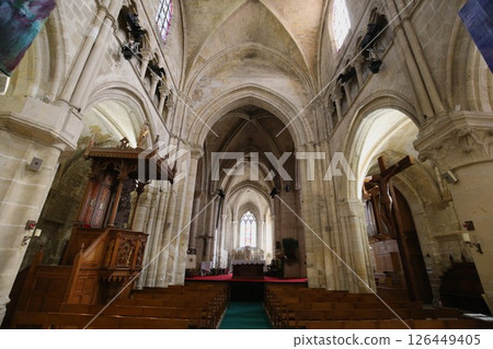 瓦茲河畔奧維爾的奧維爾教堂內部 126449405