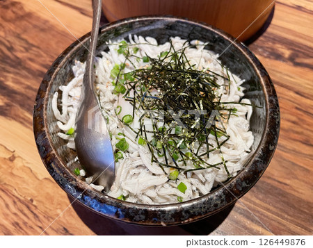 白魚飯配溏心蛋;入口即化的海鮮飯 白魚飯配溏心蛋;入口即化的海鮮飯 126449876