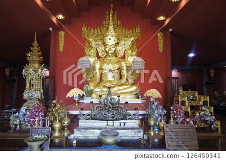 Sutong Phe temple, Mae Hong Son, Thailand 126450341