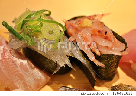 Shizuoka, Numazu, Nigiri sushi (raw whitebait and raw cherry shrimp) Shizuoka, Numazu, Nigiri sushi (raw whitebait and raw cherry shrimp) 126451635
