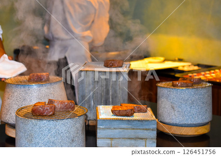炭火烤肉 炭火烤肉 126451756