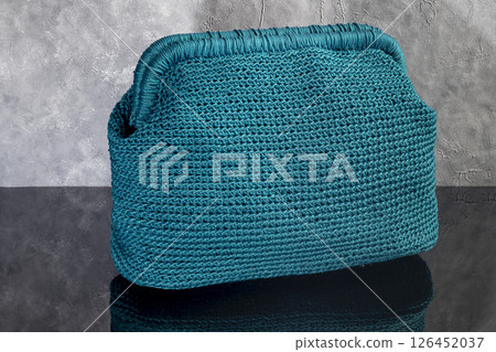Green women's handbag, hand-knitted, with a brooch and a long handle. Details Green women's handbag, hand-knitted, with a brooch and a long handle. Details 126452037