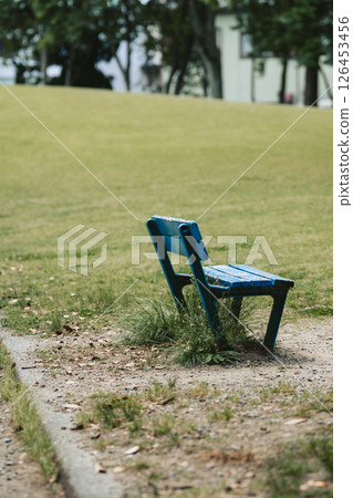 公園裡的長凳 公園裡的長凳 126453456