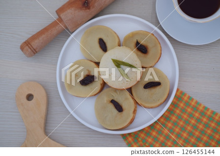 Delicious Kue lumpur A Culinary Delight from Indonesia 126455144