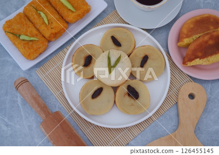 Delicious Kue lumpur A Culinary Delight from Indonesia 126455145