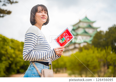 旅遊婦女和指南 126456095