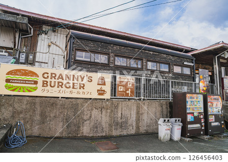 濱松市(靜岡縣)天龍濱名湖鐵道三日站的景色 濱松市(靜岡縣)天龍濱名湖鐵道三日站的景色 126456403