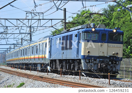 高崎線 本所~岡部 JR東日本 EF64-1032 + E233系列 8000系列 N2編組(中原) 高崎線 本所~岡部 JR東日本 EF64-1032 + E233系列 8000系列 N2編組(中原) 126459231