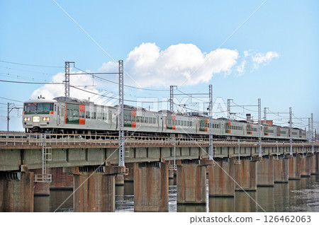 Tokaido Line Chigasaki-Hiratsuka JR East 185 series B5+C7 train (Omiya) out of service Tokaido Line Chigasaki-Hiratsuka JR East 185 series B5+C7 train (Omiya) out of service 126462063
