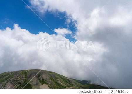 [Summer mountain climbing] Climbing Mt. Norikura in summer [Nagano Prefecture] 126463032
