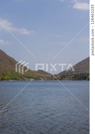 赤城山和大沼湖畔的新綠 赤城山和大沼湖畔的新綠 126463285
