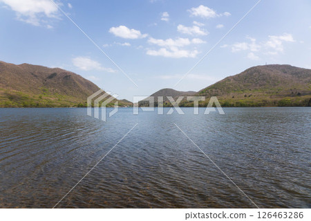 赤城山和大沼湖畔的新綠 赤城山和大沼湖畔的新綠 126463286