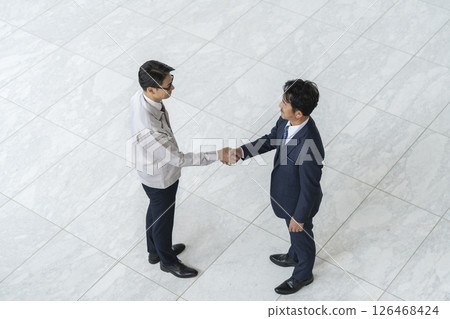 商業形象：商人握手 126468424