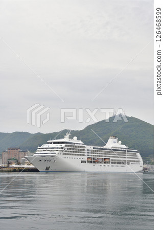 Photographing the cruise ship Seven Seas Mariner calling at Hakodate Port in spring in Hakodate, Hokkaido 126468599