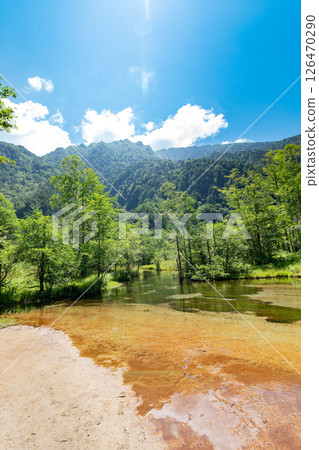 <Nagano Prefecture> The magnificent view of Kamikochi, Tashiro Pond 126470290