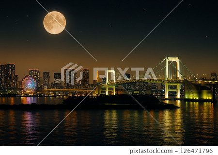 有月亮的夜景 126471796