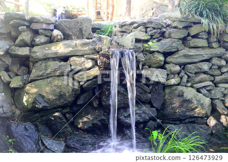 四國村小徑的石牆水泵 四國村小徑的石牆水泵 126473929