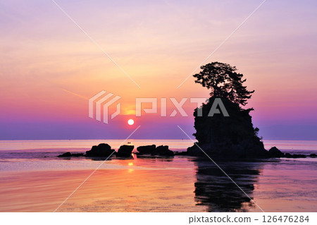 富山縣:朝陽與雨晴海岸 富山縣:朝陽與雨晴海岸 126476284