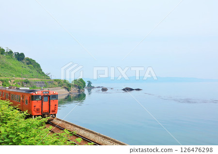 Himi Line from Amaharashi Coast, Toyama Prefecture 126476298
