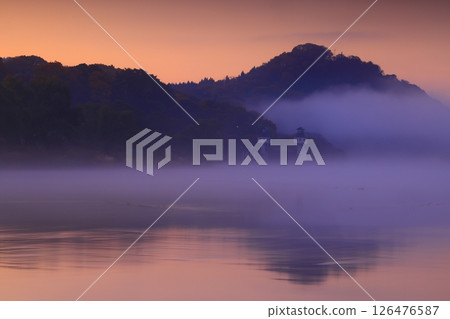 Autumn scenery of the Kitakami River in Kitakami City, Iwate Prefecture Autumn scenery of the Kitakami River in Kitakami City, Iwate Prefecture 126476587