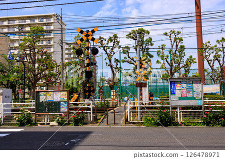 都電荒川線小鐵路道口周圍的風景 都電荒川線小鐵路道口周圍的風景 126478971