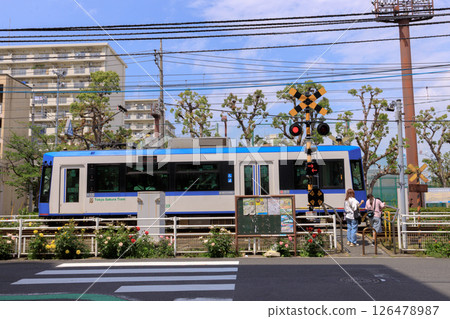 都電荒川線小鐵路道口周圍的風景 126478987