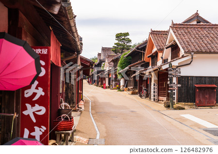 Okayama Prefecture: Fukiya Furusato Village - Red Streets 126482976