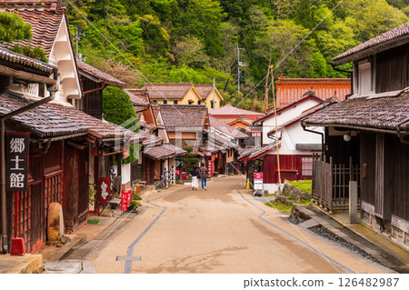 Okayama Prefecture: Fukiya Furusato Village - Red Streets Okayama Prefecture: Fukiya Furusato Village - Red Streets 126482987