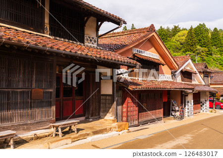 Okayama Prefecture: Fukiya Furusato Village - Red Streets 126483017