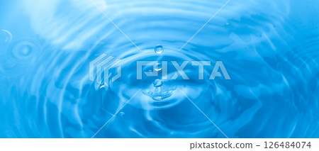 水濺動作鏡頭 126484074