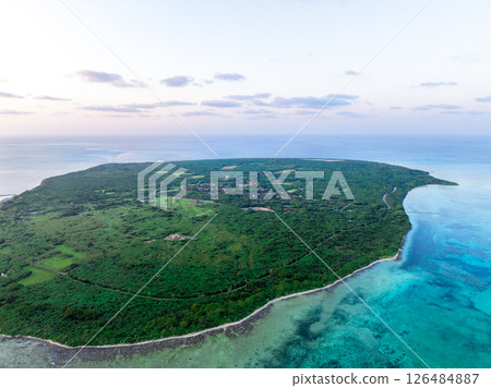 竹富島日出（沖繩縣竹富町） 126484887