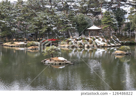 Snow Scene at Shukkeien Garden Snow Scene at Shukkeien Garden 126486822