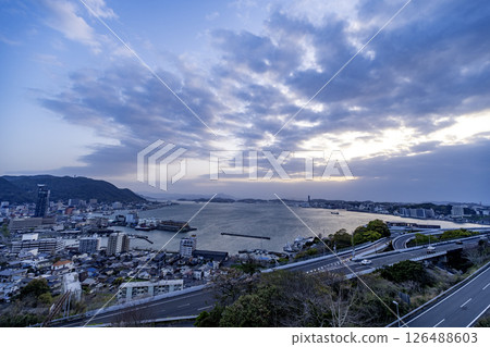 黃昏的坎蒙海峽 126488603