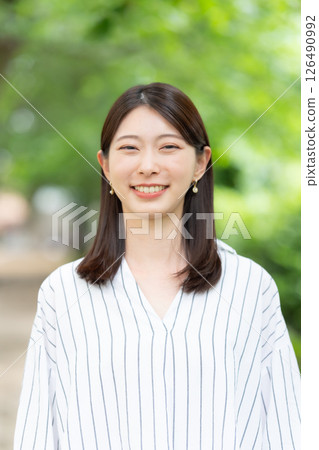 女性肖像清新綠色 126490992