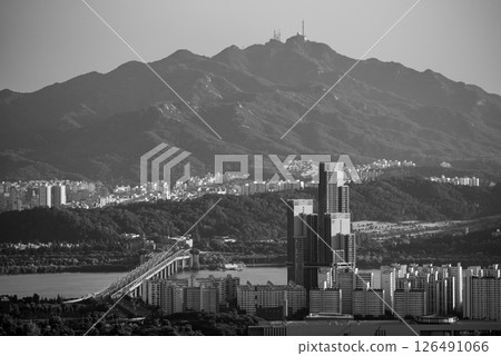 Urban sprawl cityscape of Seoul, capital of South Korea 126491066