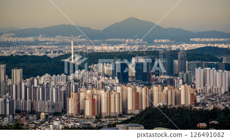 Urban sprawl cityscape of Seoul, capital of South Korea Urban sprawl cityscape of Seoul, capital of South Korea 126491082
