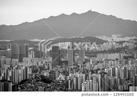 Urban sprawl cityscape of Seoul, capital of South Korea 126491088