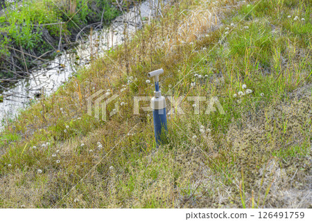 That thing in the rice field: a loud noise machine 126491759