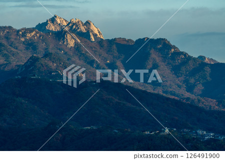 Bugaksan mountain, popular hiking destination above Seou, South Korea 126491900