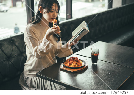 Scene at the restaurant Scene at the restaurant 126492521