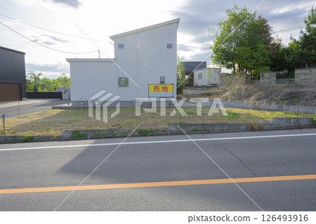Land for sale facing a residential road 126493916