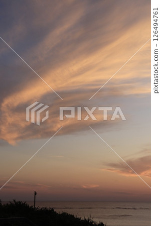 海上紅色夕陽 126494761