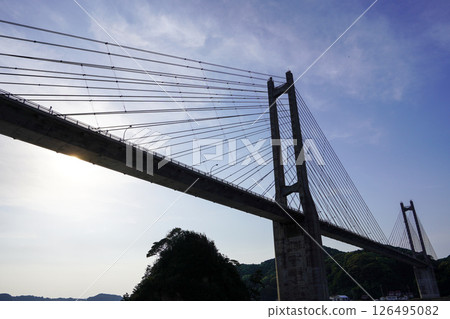 從弁天遊步橋看到的呼子橋（佐賀縣唐津市） 126495082