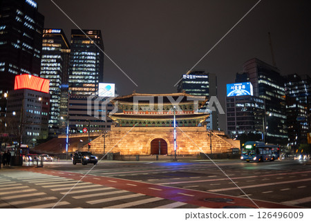 Night view of illuminated Sungnyemun gate in Seoul, South Korea 126496009