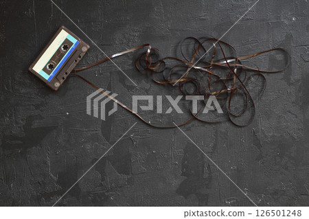 his shows a well known problem with the old fashioned compact cassettes his shows a well known problem with the old fashioned compact cassettes 126501248