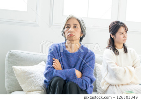 Addicted parent and child 126503349