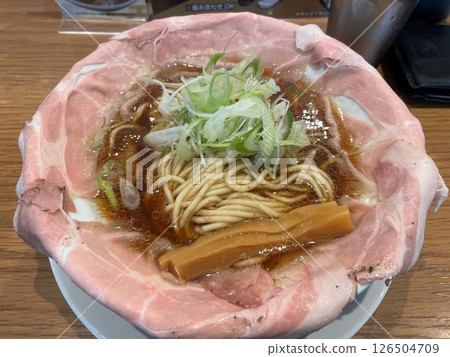 豐盛的豬肉麵 126504709