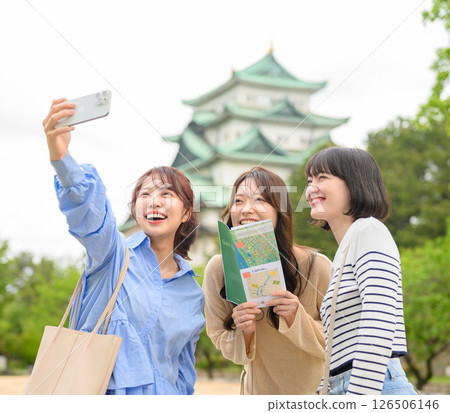 Portrait of a woman traveling Portrait of a woman traveling 126506146