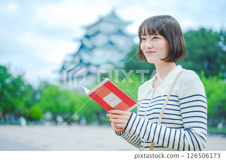 旅遊婦女和指南 旅遊婦女和指南 126506173